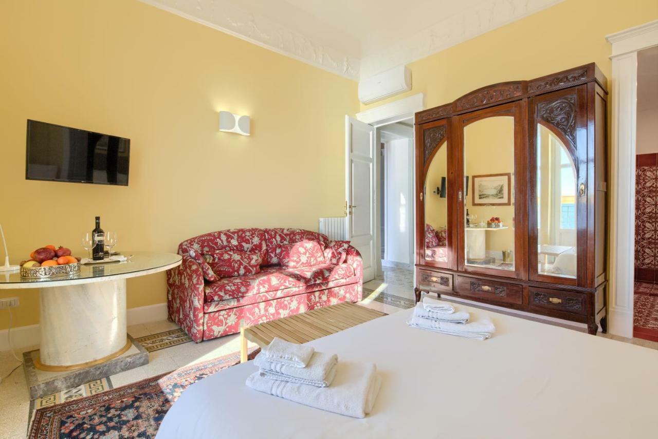 La Giulietta - Penthouse Salerno Exterior foto