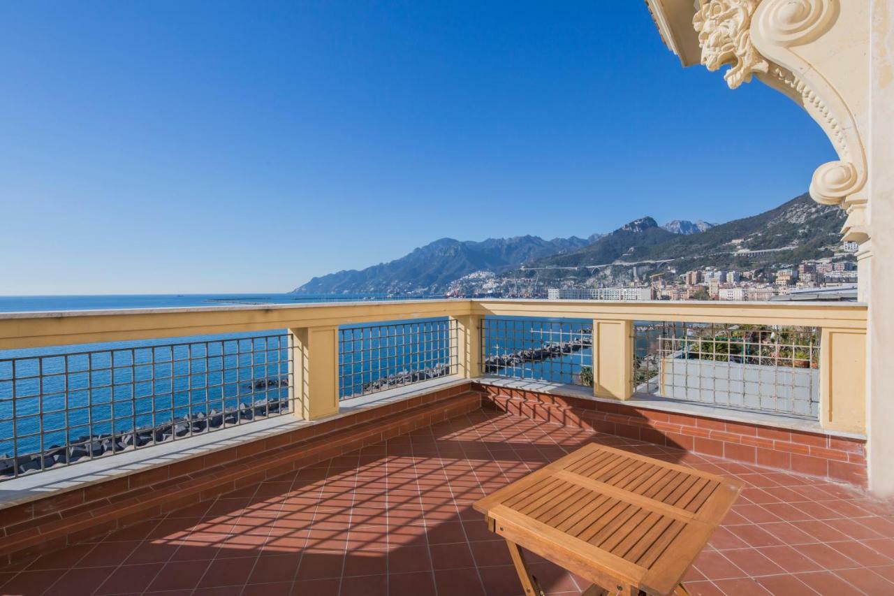 La Giulietta - Penthouse Salerno Exterior foto