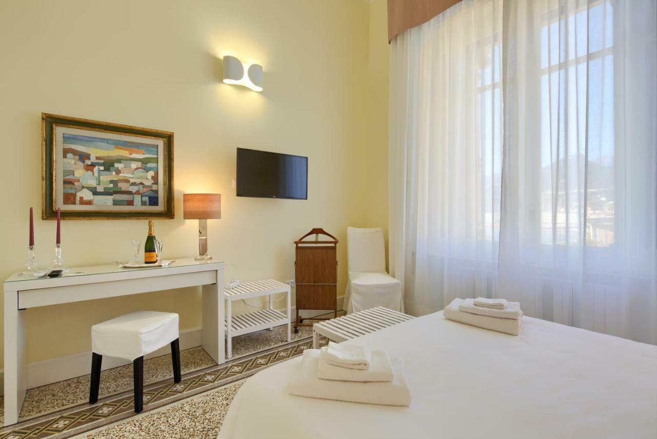 La Giulietta - Penthouse Salerno Exterior foto