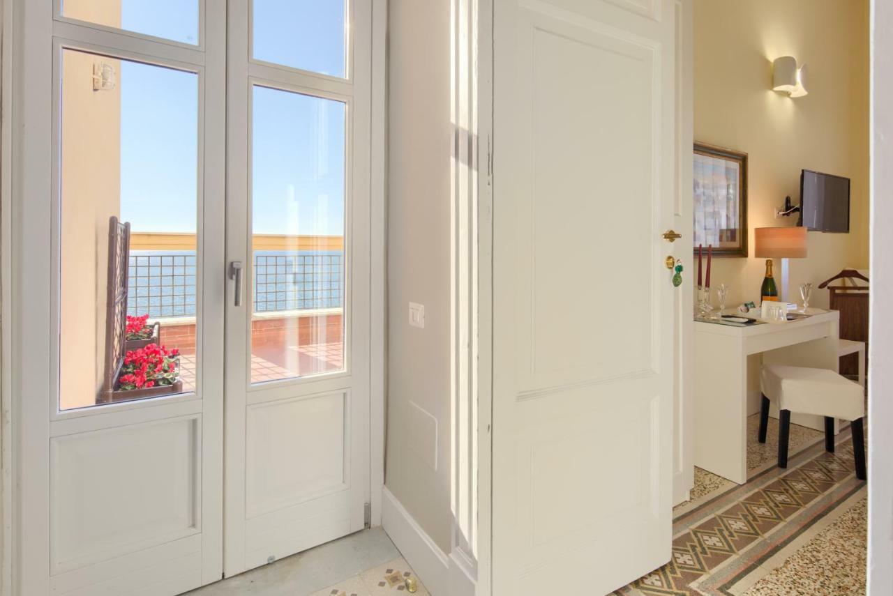 La Giulietta - Penthouse Salerno Exterior foto